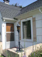 Entry with original entry light (349609 bytes)