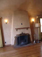 Fireplace in living room (344313 bytes)
